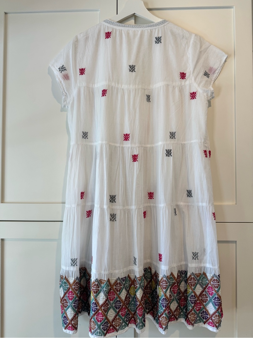 Roller Rabbit White Dress with Multicolor Embroidery Size Large - Picture 2 of 5